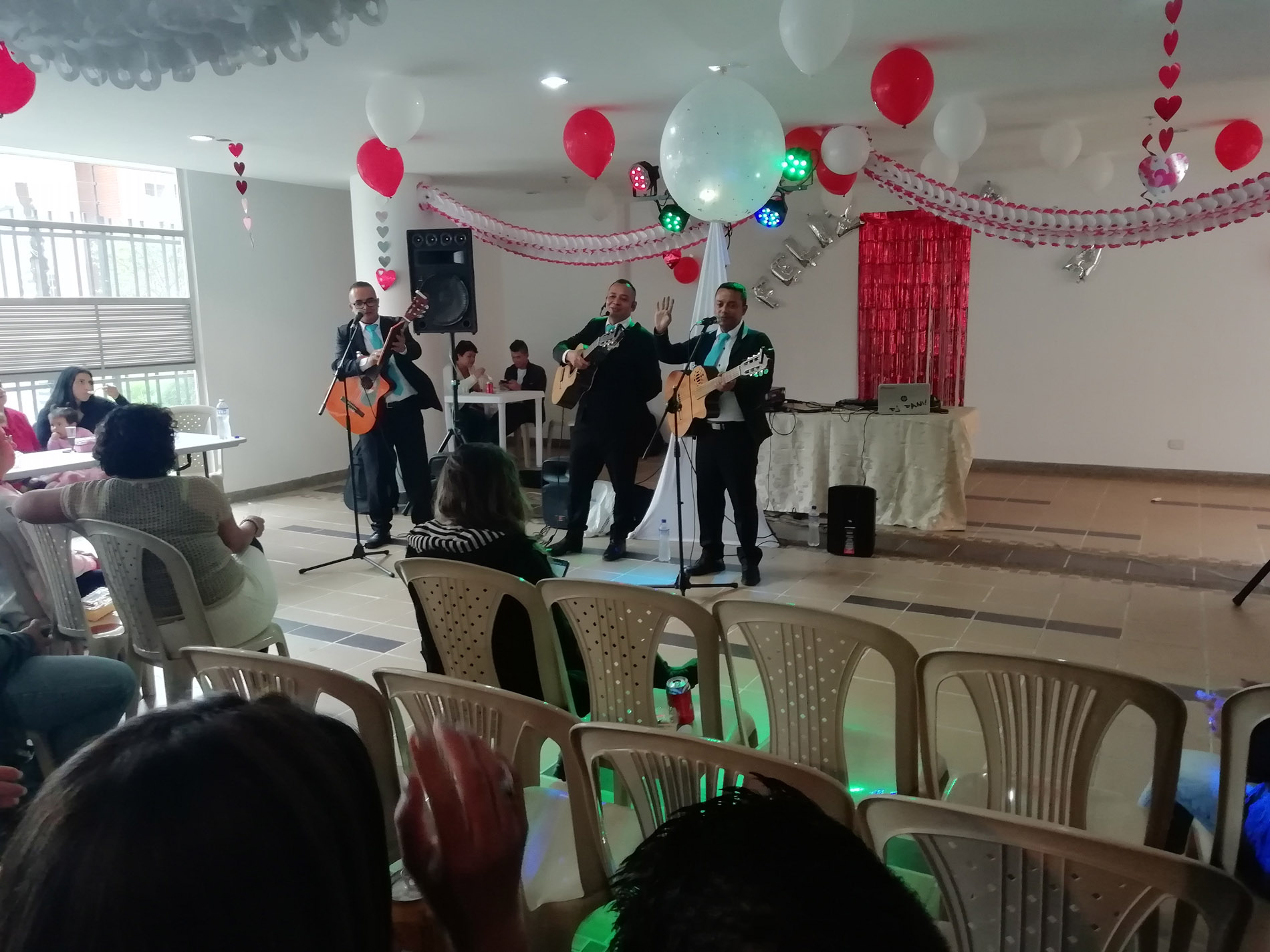 Serenatas de cuerda-Cumpleaños | serenatas de trio Bogotá